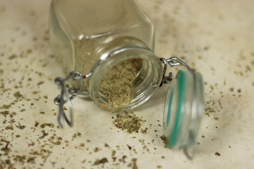 open jar of poultry seasoning