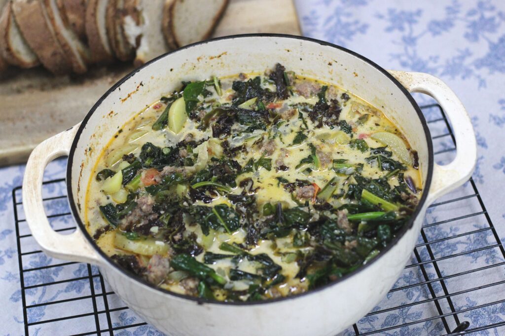 zuppa toscana in dutch oven 