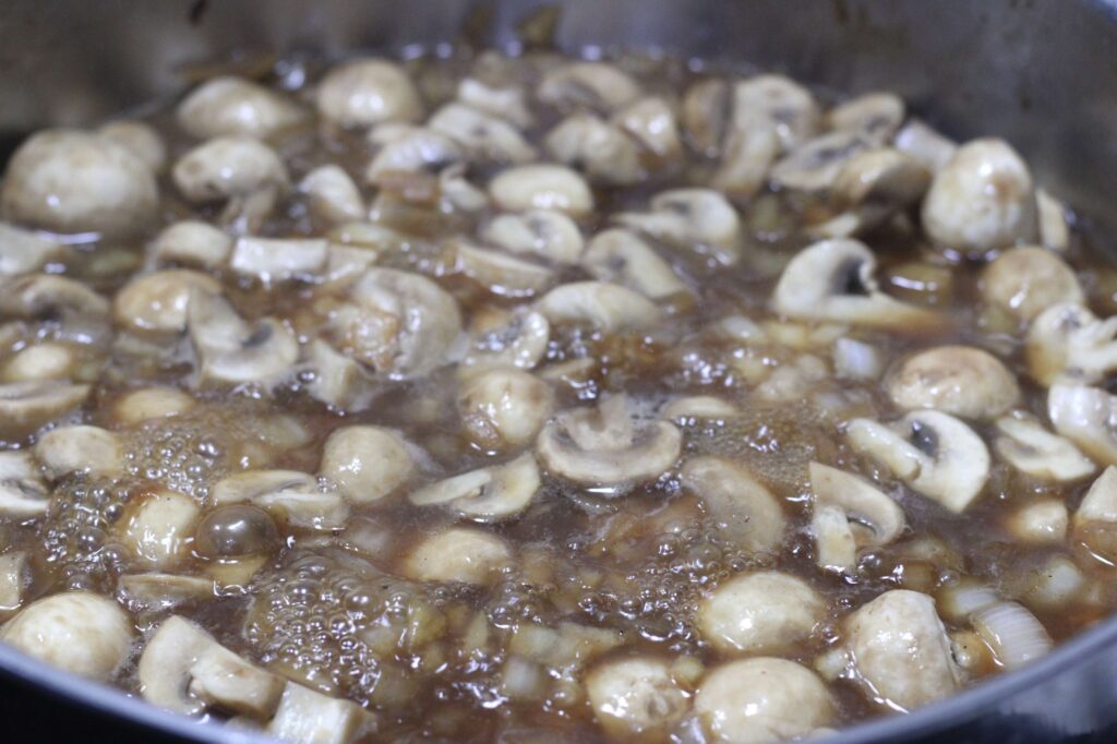 mushrooms in white wine