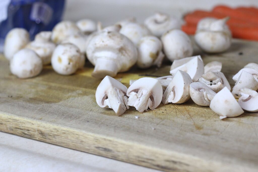 quarter white mushrooms